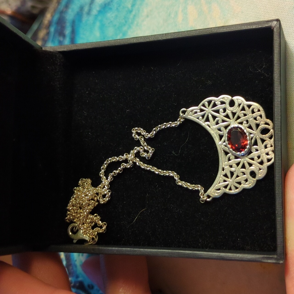 Sterling silver Celtic Garnet necklace